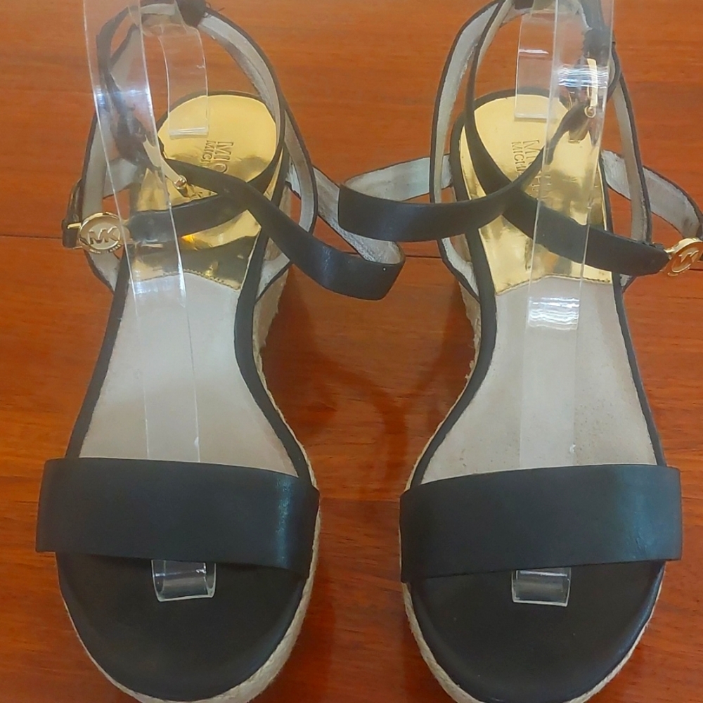 MICHAEL KORS mid wedge heel black strap sz 8.5 gently warn.